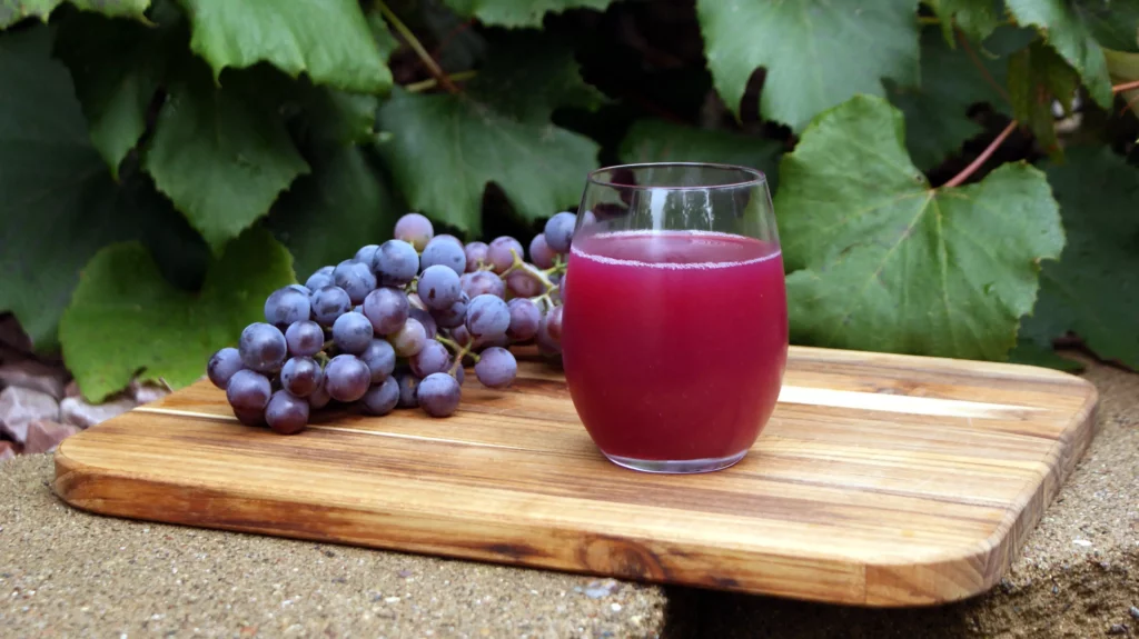 Image representing grapes and grape juice