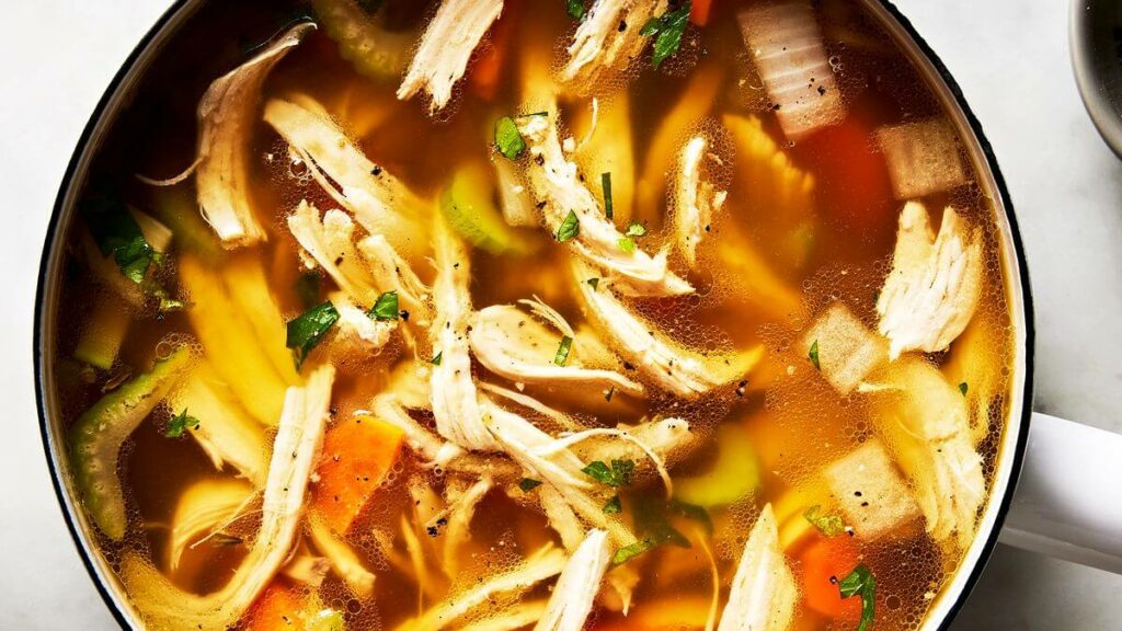 image representing a bowl full of chicken broth