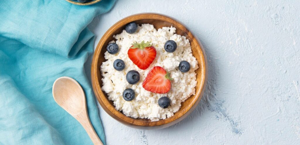 image representing a bowl full of cottage cheese